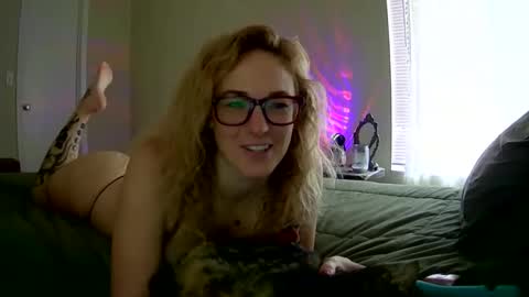 Snapshot of gingergrand chatting on 03/04/25, 07:32 GingerGrand online show from 03/04/25, 07:32