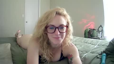 Snapshot of gingergrand chatting on 09/19/25, 09:48 GingerGrand online show from 09/19/25, 09:48