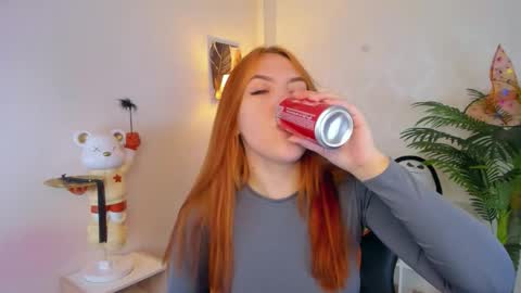 gingerr_pie online show from 11/21/25, 06:39