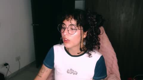 Snapshot of giny_bean chatting on 03/23/26, 02:04 giny_bean online show from 03/23/26, 02:04