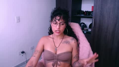 Snapshot of giny_bean chatting on 04/10/26, 02:00 giny_bean online show from 04/10/26, 02:00