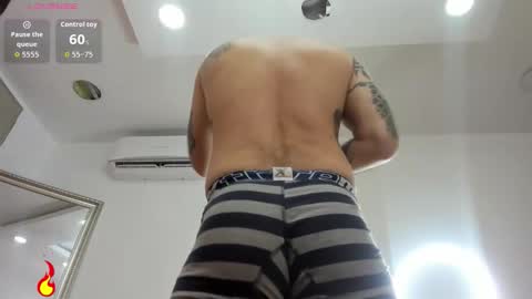 Snapshot of gio_lorenz chatting on 11/12/25, 03:56 gio_lorenz online show from 11/12/25, 03:56