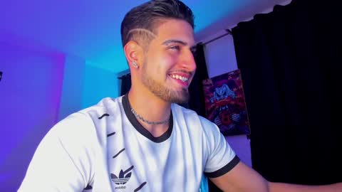 Snapshot of giomar_reyes chatting on 01/07/25, 03:14 GIOMAR REYES online show from 01/07/25, 03:14