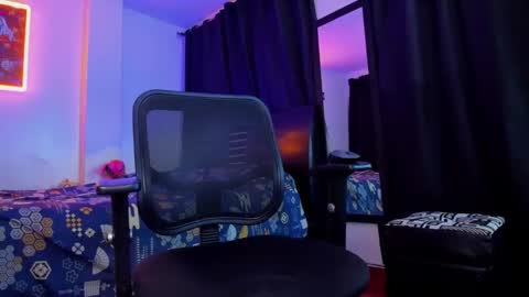 Snapshot of giomar_reyes chatting on 02/13/25, 03:07 GIOMAR REYES online show from 02/13/25, 03:07