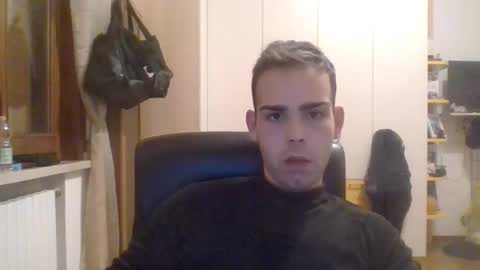 Snapshot of gionnylove chatting on 12/04/25, 05:43 gionnylove online show from 12/04/25, 05:43