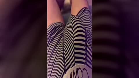 giovaa23 online show from 06/12/26, 08:52