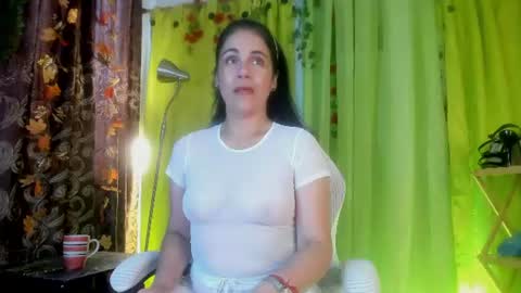 Girasol Walton online show from 06/26/26, 02:10