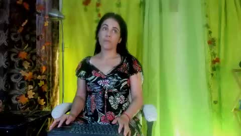 Girasol Walton online show from 06/28/26, 02:01