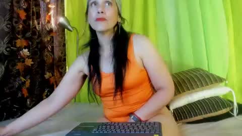 Girasol Walton online show from 07/14/26, 01:39