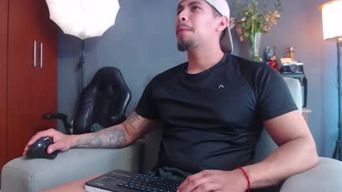 piggy boy online show from 10/25/25, 04:13