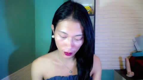 Snapshot of girl4uvanessaxxx chatting on 08/05/26, 10:29 Vanessa online show from 08/05/26, 10:29