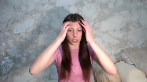 Snapshot of girl_cute007 chatting on 03/28/26, 05:23 girl_cute007 online show from 03/28/26, 05:23