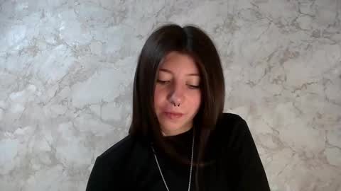 Snapshot of girl_cute007 chatting on 04/05/26, 09:12 girl_cute007 online show from 04/05/26, 09:12