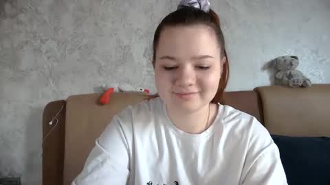 Snapshot of girl_cute07 chatting on 04/30/26, 03:51 girl_cute07 online show from 04/30/26, 03:51