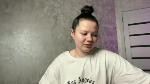 girl_cute07 online show from 06/18/26, 10:58