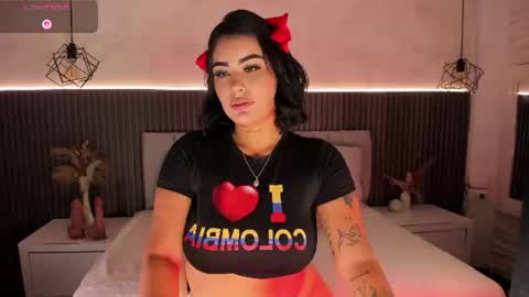 GIRL GRAY online show from 06/17/26, 07:59