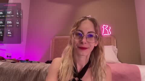Nikki online show from 12/17/24, 04:32