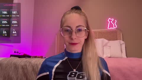 Nikki online show from 12/18/24, 05:00