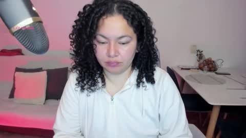 girl_inline online show from 11/24/25, 12:32