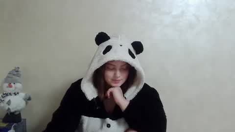 Snapshot of girl_leya chatting on 12/15/24, 11:09 girl_leya online show from 12/15/24, 11:09
