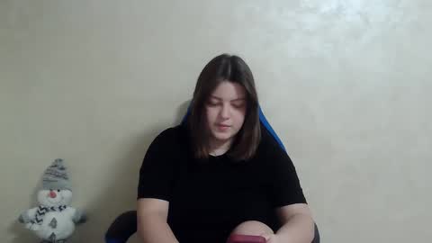 Snapshot of girl_leya chatting on 12/27/24, 11:10 girl_leya online show from 12/27/24, 11:10