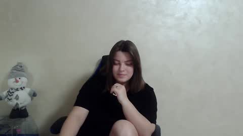 Snapshot of girl_leya chatting on 01/05/25, 11:22 girl_leya online show from 01/05/25, 11:22