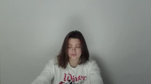 Snapshot of girl_leya chatting on 10/08/25, 07:22 girl_leya online show from 10/08/25, 07:22