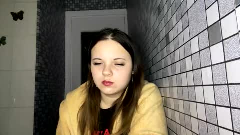 Snapshot of girl_shy07 chatting on 12/13/25, 08:14 girl_shy07 online show from 12/13/25, 08:14