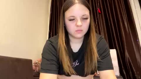 girl_shy07 online show from 03/08/26, 06:44