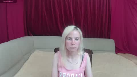 Katia online show from 06/12/26, 02:27