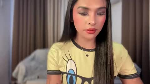 Snapshot of girlcock_dominantfucker chatting on 04/23/26, 12:29 queen ronna online show from 04/23/26, 12:29