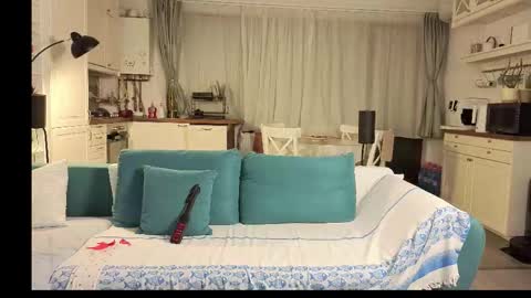 Snapshot of girlfrend10 chatting on 11/18/25, 04:00 Girlfriend online show from 11/18/25, 04:00