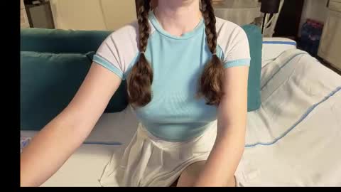 Snapshot of girlfrend10 chatting on 11/30/25, 03:38 Girlfriend online show from 11/30/25, 03:38