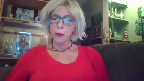 Snapshot of girlinrock chatting on 09/22/25, 12:56 Girlinrock online show from 09/22/25, 12:56