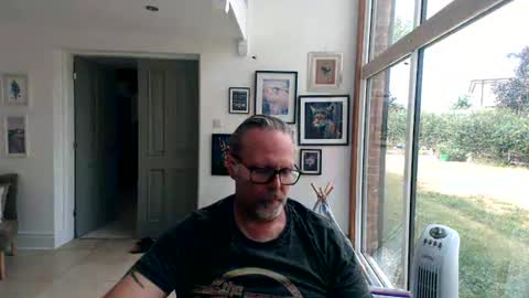 girlsandbikes online show from 07/17/26, 11:39