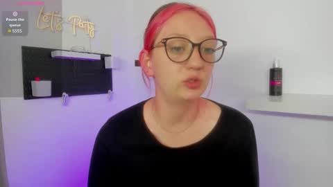 Maze    Thumbs up online show from 10/22/25, 03:23