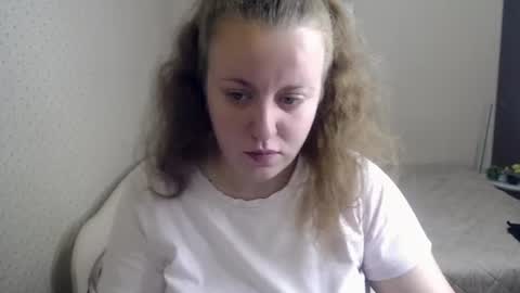 Snapshot of girlshyyy chatting on 07/01/26, 04:14 Lola online show from 07/01/26, 04:14