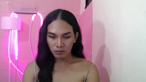 Rhaine online show from 01/08/25, 01:41