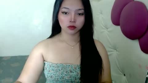 Rhaine online show from 11/21/25, 08:40