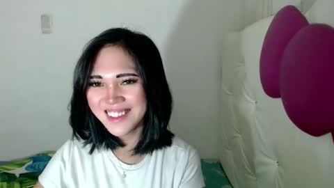 Snapshot of girlthatyouwantxx chatting on 10/13/25, 04:12 Divine online show from 10/13/25, 04:12