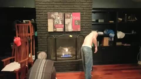 Snapshot of girthwayne chatting on 12/25/24, 10:05 croyal09 online show from 12/25/24, 10:05