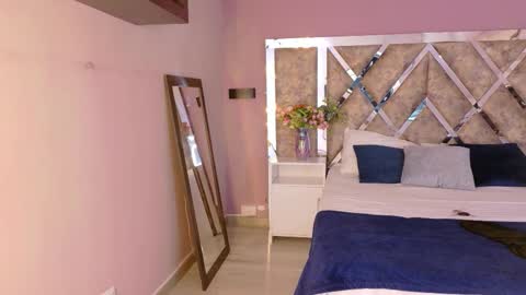     online show from 09/15/25, 11:32