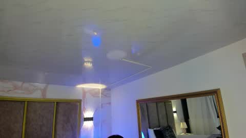     online show from 10/17/25, 10:18