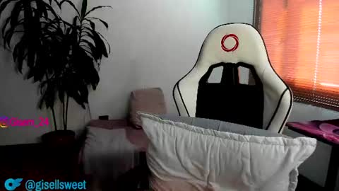 Gisella  online show from 06/21/26, 08:00