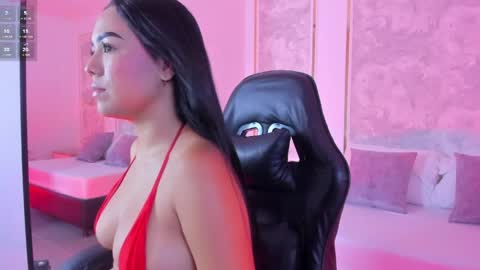Snapshot of giselle_anelise chatting on 04/22/26, 02:14 giselle_anelise online show from 04/22/26, 02:14