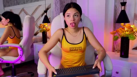Snapshot of giselle_lauren chatting on 01/25/25, 01:54 Giselle online show from 01/25/25, 01:54