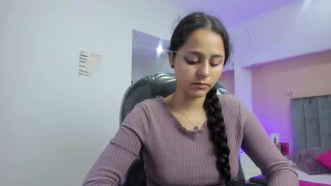 GISELLE ROLDAN online show from 02/13/26, 07:54