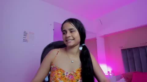 GISELLE ROLDAN online show from 03/06/26, 08:27