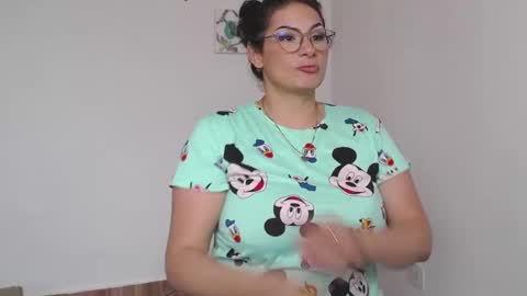 Giselle  online show from 02/14/25, 09:43