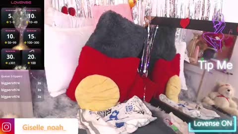 GiselleNoah online show from 02/15/25, 02:22